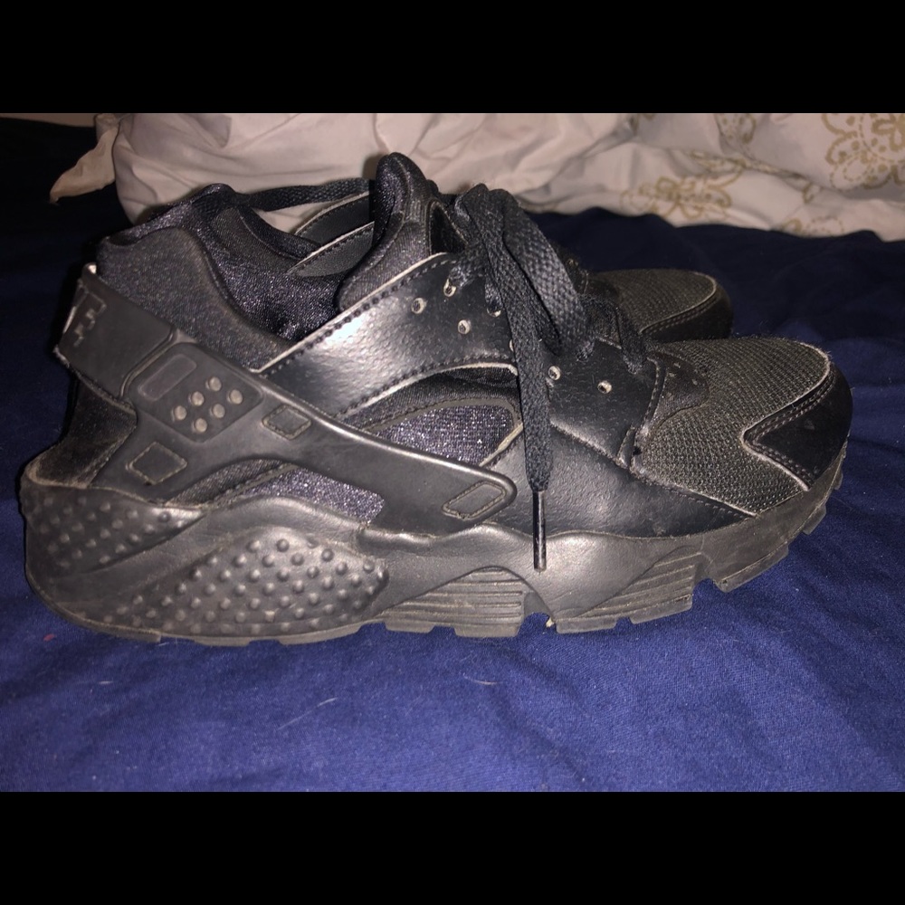Black Huaraches